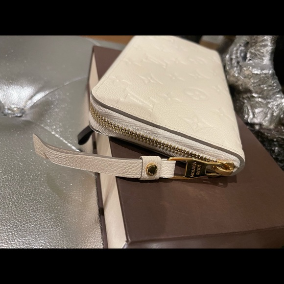 Louis Vuitton Empreinte Wallet - Picture 5 of 9